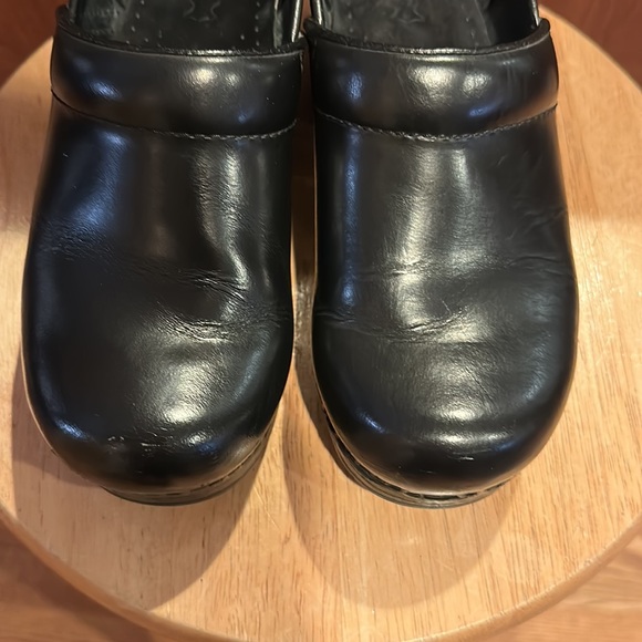 Dansko black clogs size 38 (women’s size 8) - Picture 3 of 10